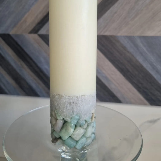 Velas com base em pedras